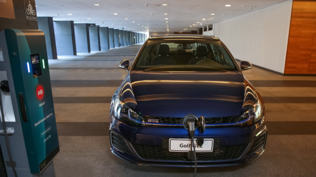 Golf GTE estreia novo conceito de mobilidade elétrica